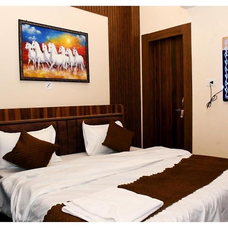 Tirupati Balaji Inn Bageshwar Dham Basāri Exteriér fotografie