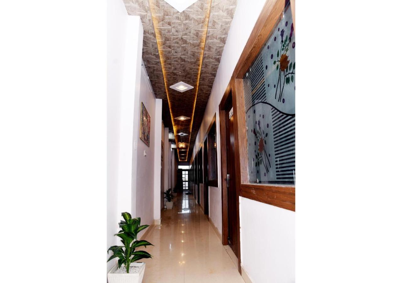 Tirupati Balaji Inn Bageshwar Dham Basāri Exteriér fotografie