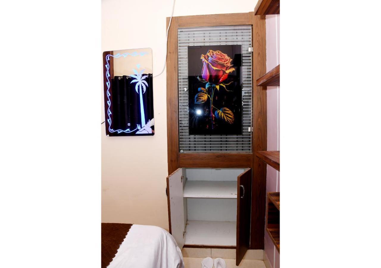Tirupati Balaji Inn Bageshwar Dham Basāri Exteriér fotografie