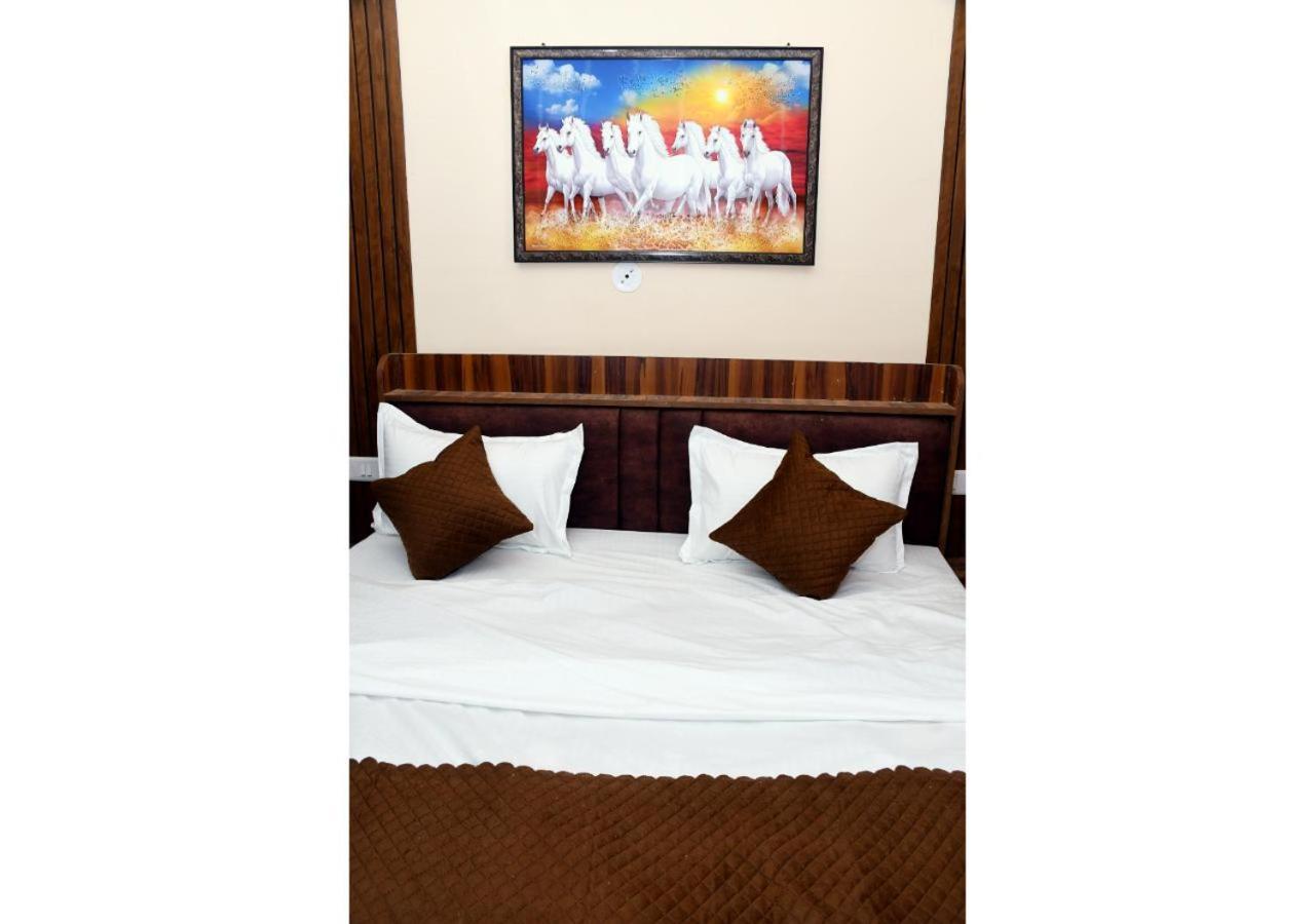 Tirupati Balaji Inn Bageshwar Dham Basāri Exteriér fotografie