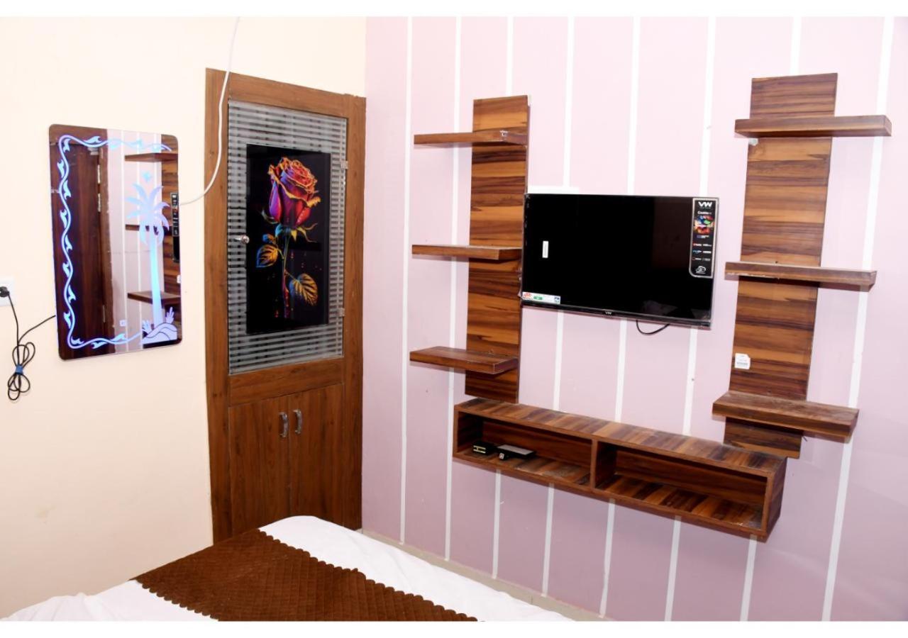 Tirupati Balaji Inn Bageshwar Dham Basāri Exteriér fotografie