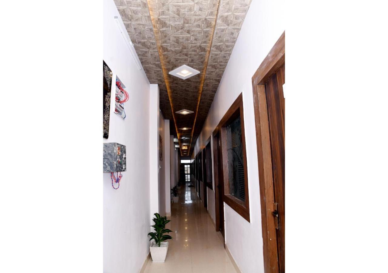 Tirupati Balaji Inn Bageshwar Dham Basāri Exteriér fotografie
