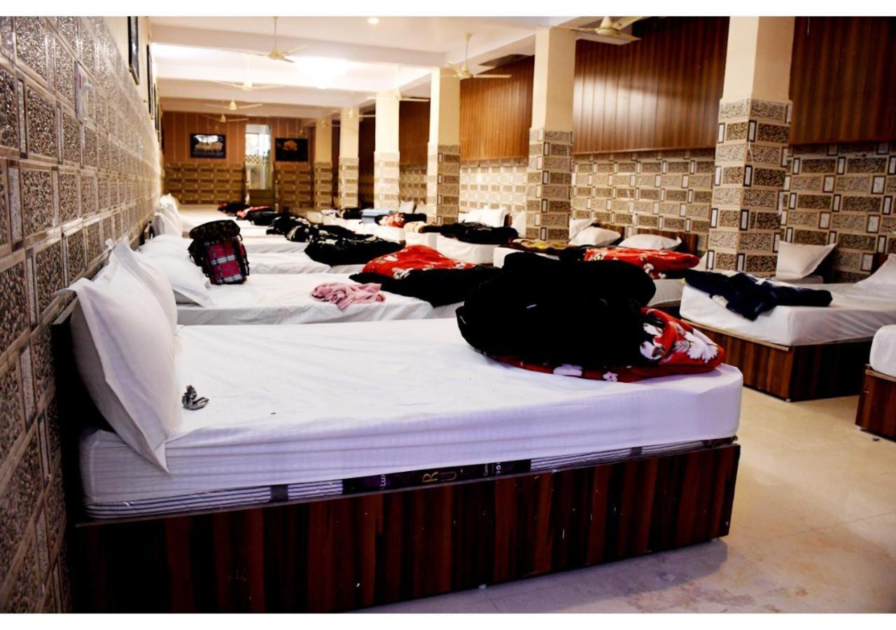 Tirupati Balaji Inn Bageshwar Dham Basāri Exteriér fotografie
