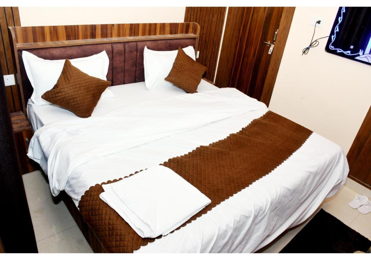 Tirupati Balaji Inn Bageshwar Dham Basāri Exteriér fotografie