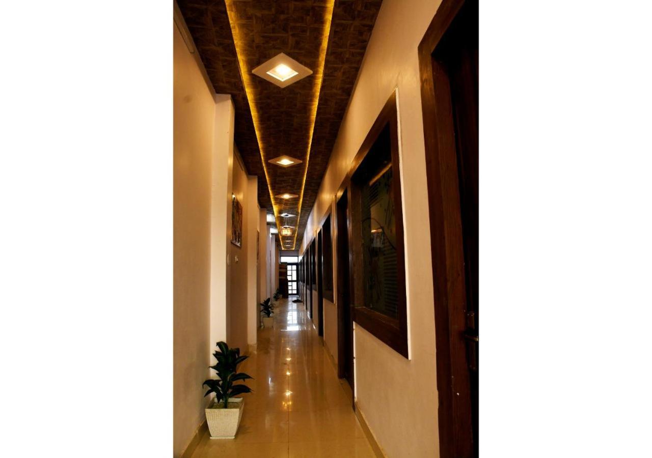 Tirupati Balaji Inn Bageshwar Dham Basāri Exteriér fotografie