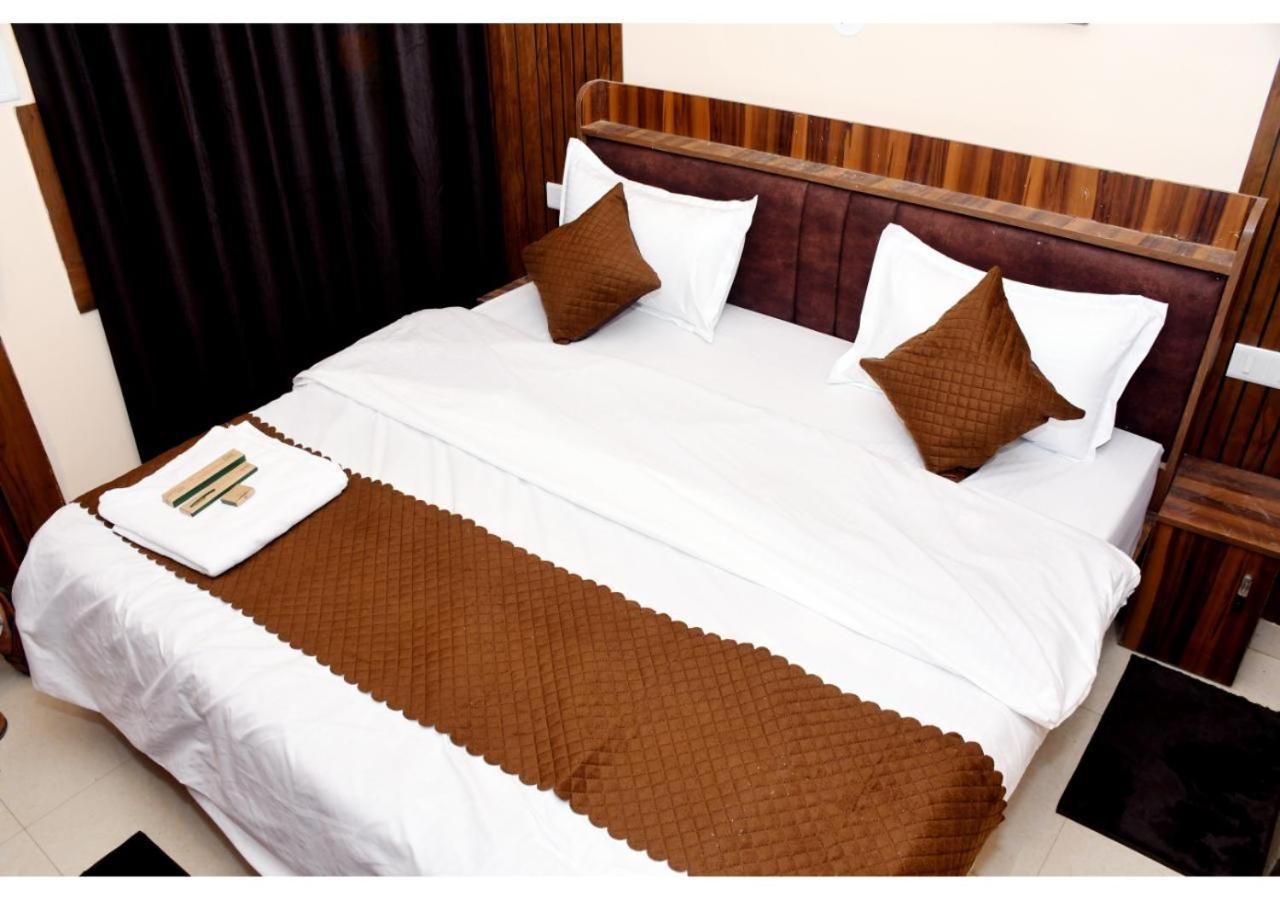Tirupati Balaji Inn Bageshwar Dham Basāri Exteriér fotografie